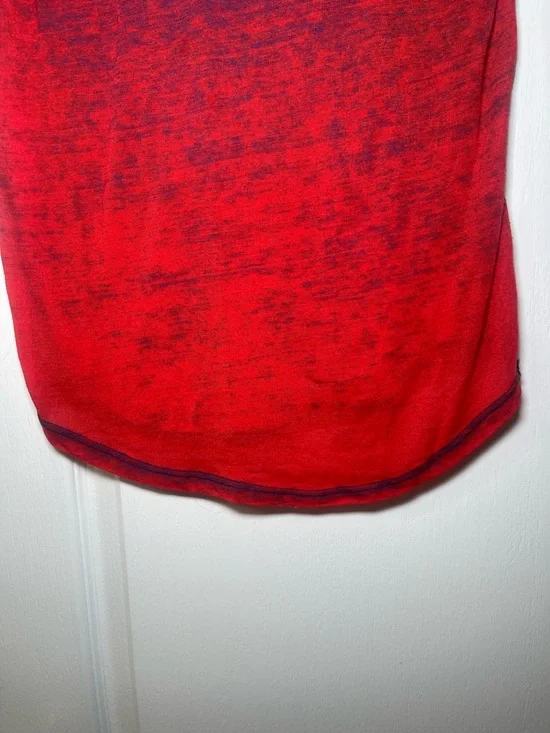 Hurley Women's 3/4 Sleeve Raglan Graphic Tee in Red & Heather Grey Size Medium - Picture 12 of 16